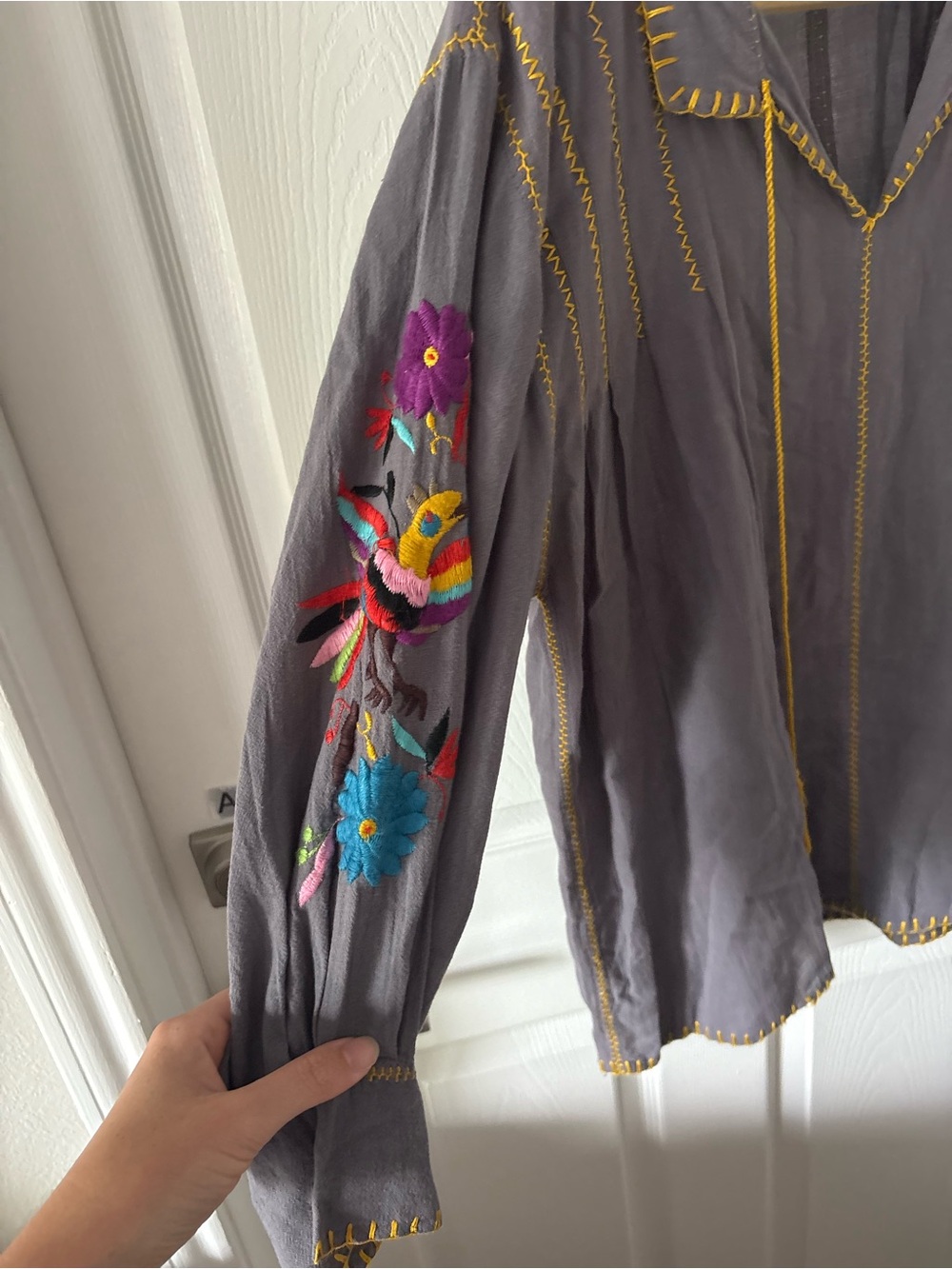 Sister Mary by Ivy Jane Embroidered Boho Tunic Blouse Gray Size M - Picture 3 of 7